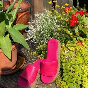 SHU SHOP BARBIE PLATFORM HOT PINK SANDALS 💗💞💖